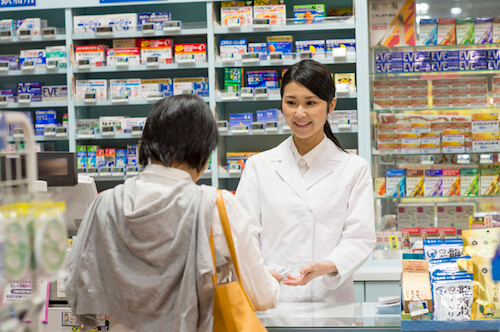 薬剤師の短期バイトで生活費を稼ぎ夢を追う日々